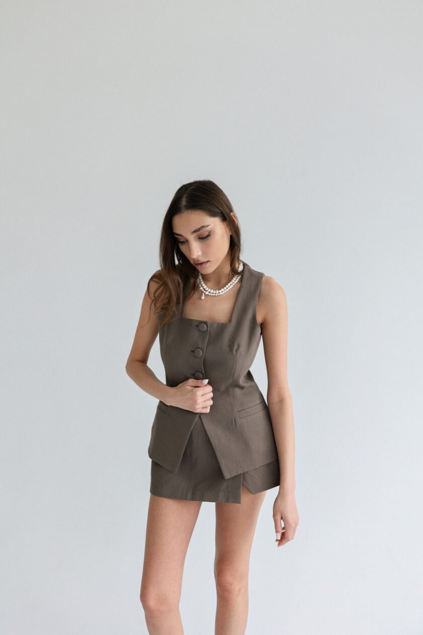 Lush Brown Linen Vest - Image 2