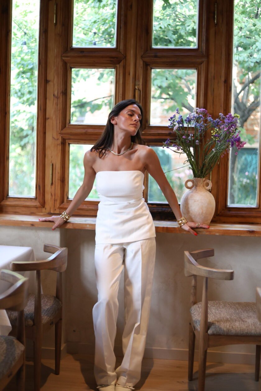 Venice White Linen Set - Image 3